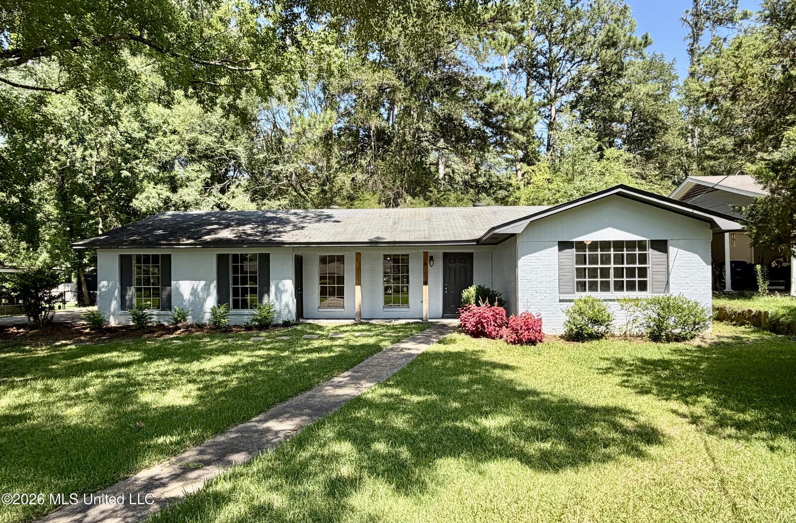 Property Photo:  904 Kent Drive  MS 39056 