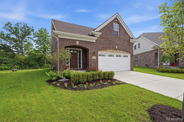 Property Photo:  11789 Hines Place Drive  MI 48150 1601 