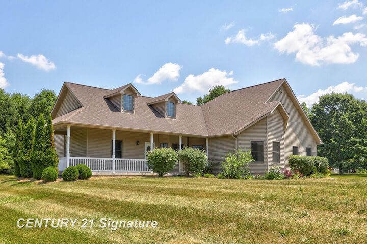 Property Photo: 8605 Dixie Highway MI 48415