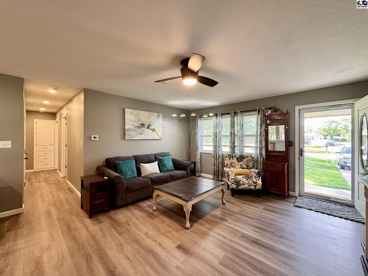 Property Photo: 1510 Linda Ln KS 67502