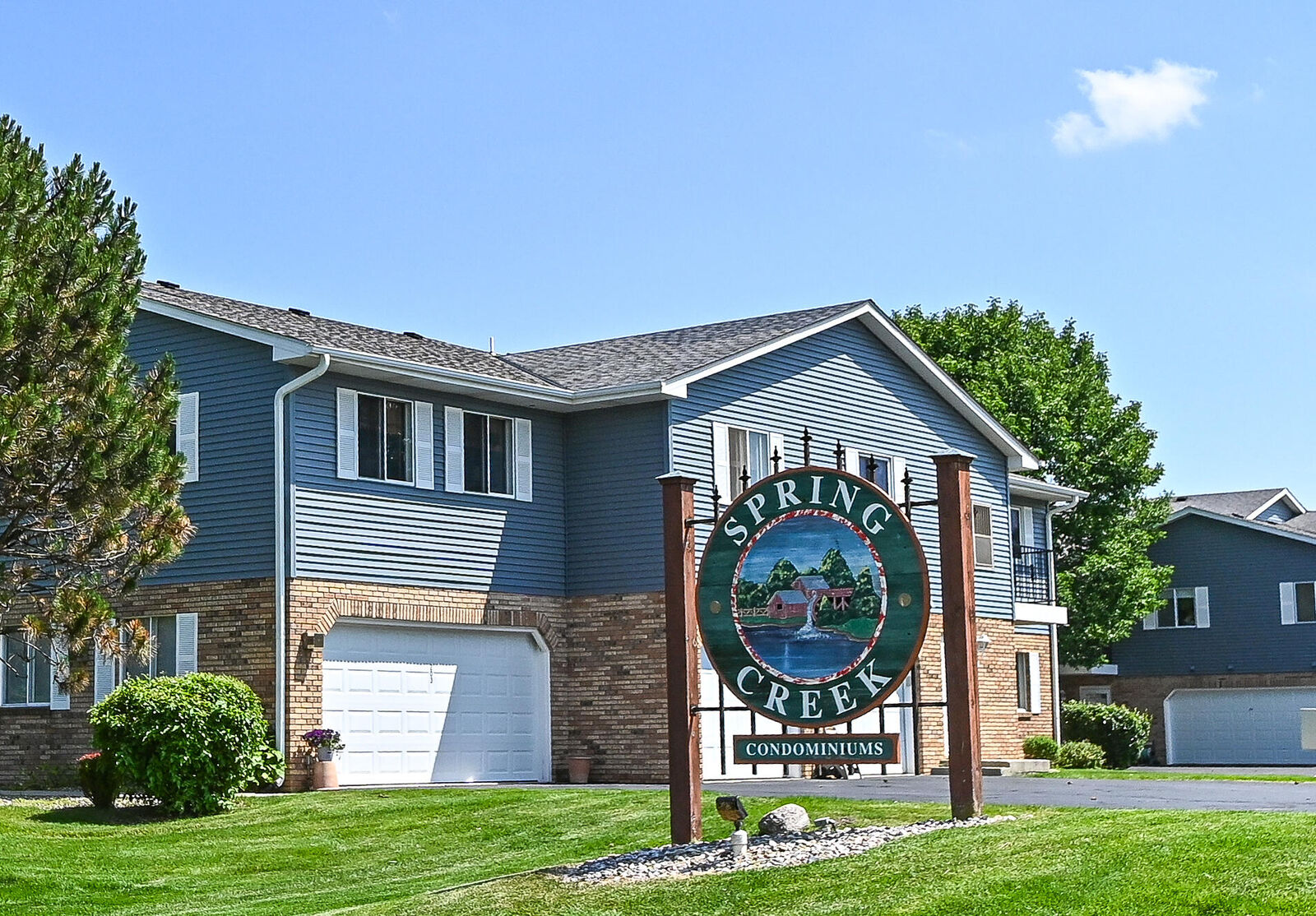 Property Photo: 1319 Sunnyslope Dr WI 53406