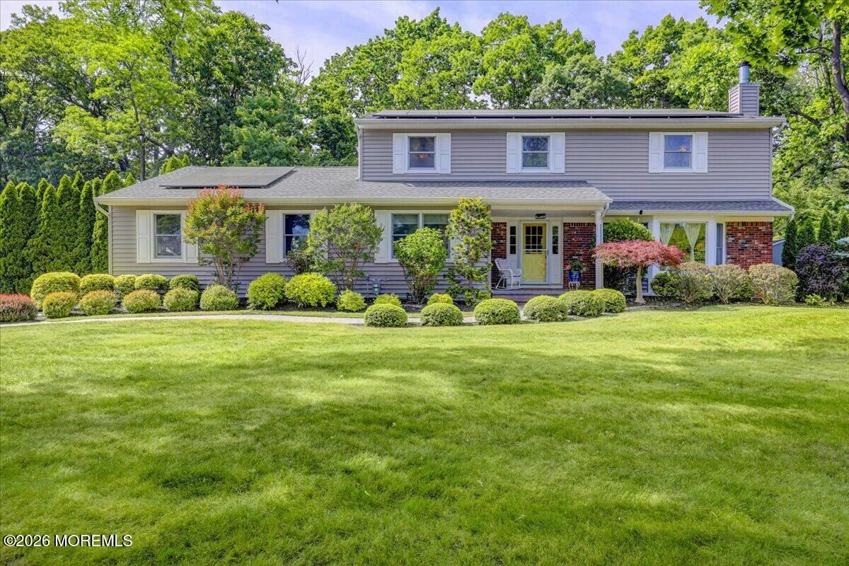 Property Photo:  33 Stonehenge Drive  NJ 07712 