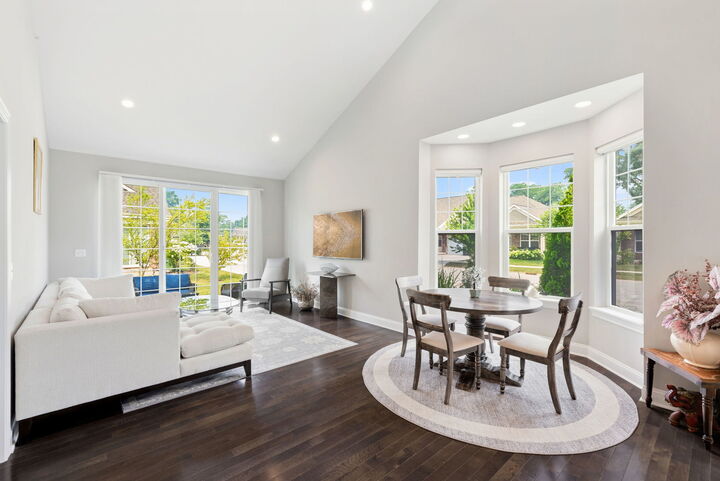 Property Photo: 748 N Verandah Drive 748 IL 60133