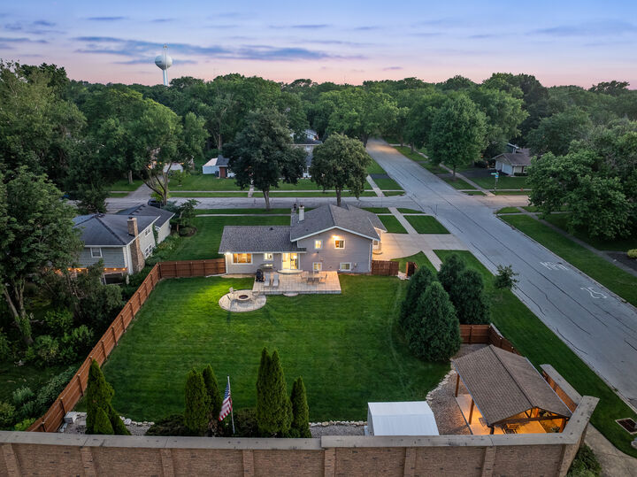 Property Photo: 1236 Sandpiper Lane IL 60540