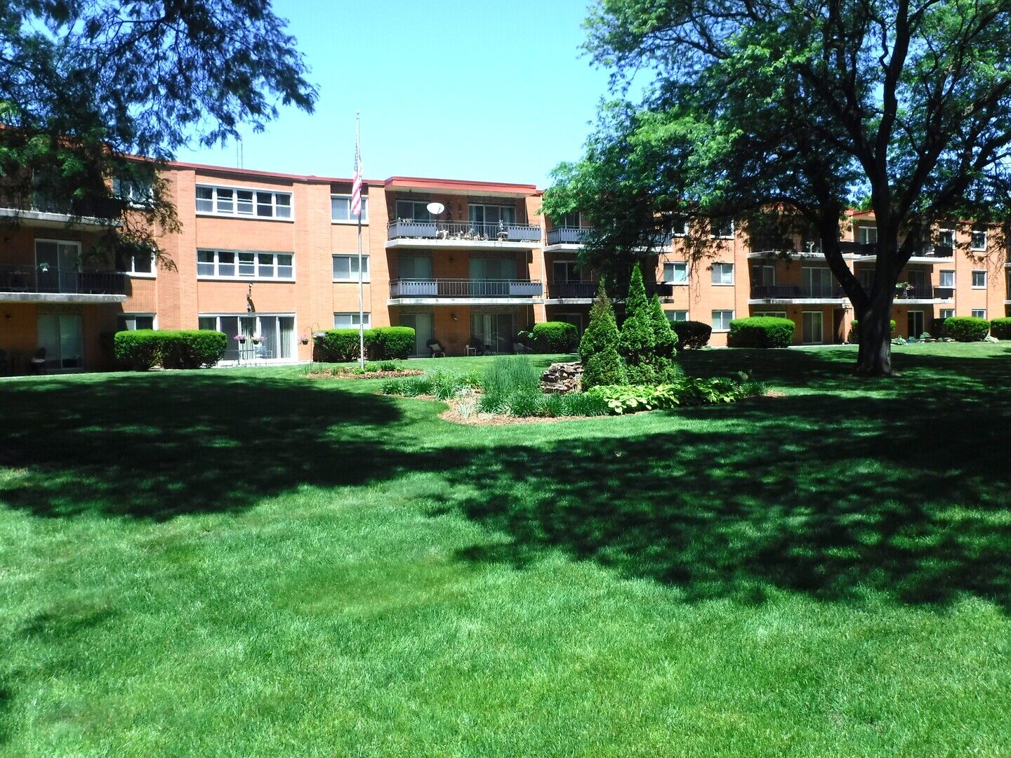 Property Photo: 940 Holbrook Road 1A IL 60430