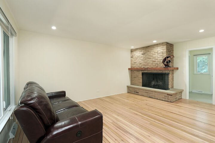 Property Photo:  2013 Clover Road  IL 60062 