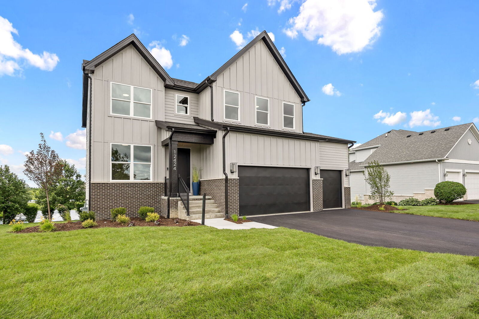 Property Photo: 12424 Limerick Lane IL 60585