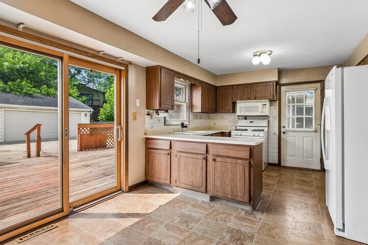 Property Photo: 151 Muehl Street IL 60441