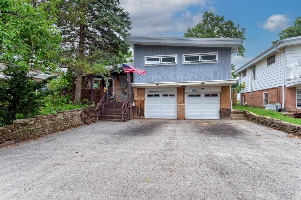 Property Photo:  508 S Charleton Street  IL 60480 