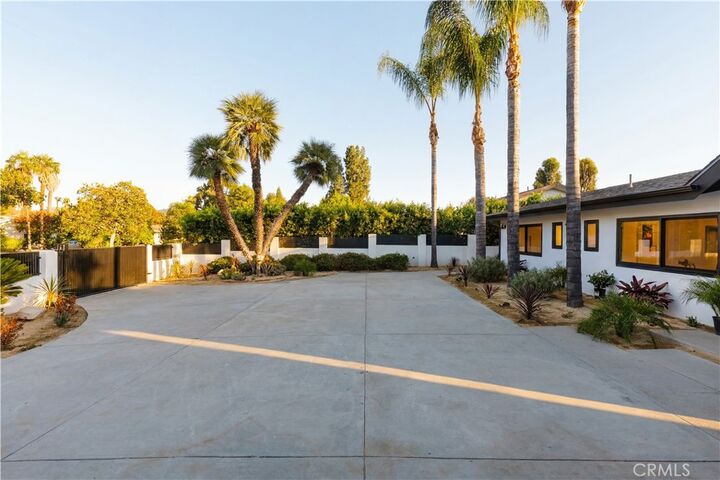 Property Photo:  5313 Crebs Avenue  CA 91356 