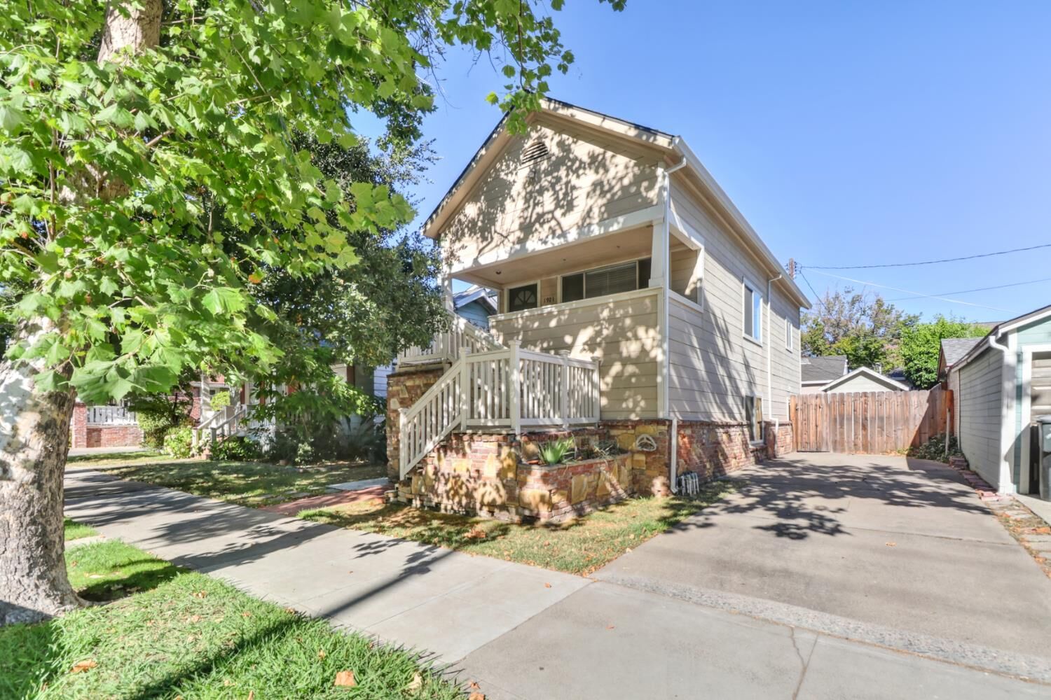 Property Photo:  1921 25th Street  CA 95816 