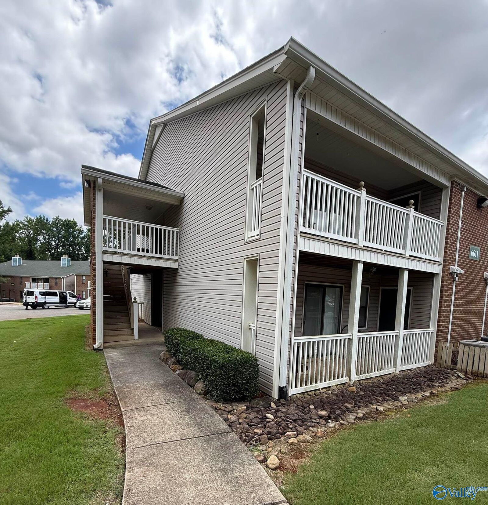 Property Photo: 6611-C Willow Pointe Drive C AL 35806