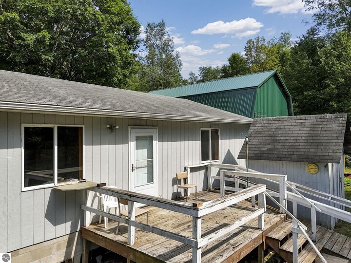 Property Photo: 3850 N 25 Road MI 49668