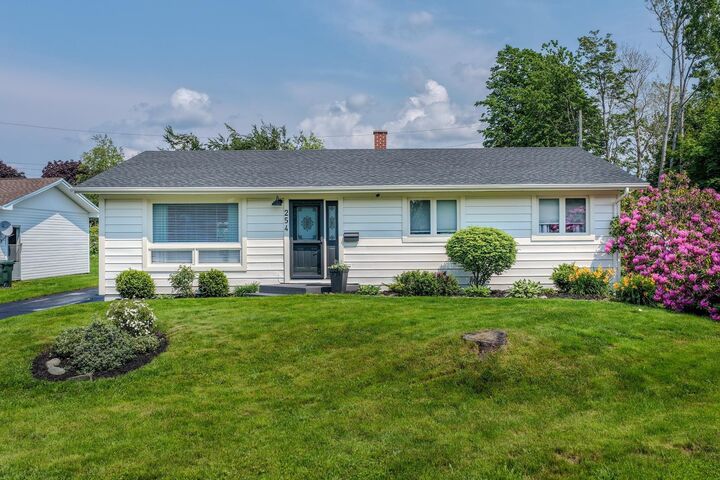 Property Photo:  254 Newlands Avenue  NS B1S 1Y6 