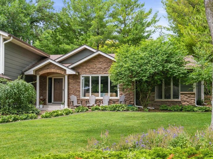 Property Photo:  140 Lakeview Terrace Boulevard  MN 55387 