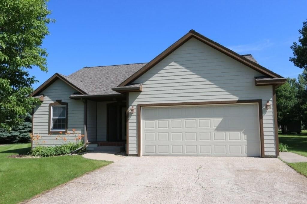 Property Photo:  621 6th Street NE  MN 56573 