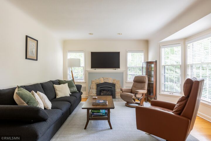 Property Photo: 581 Montrose Lane MN 55116