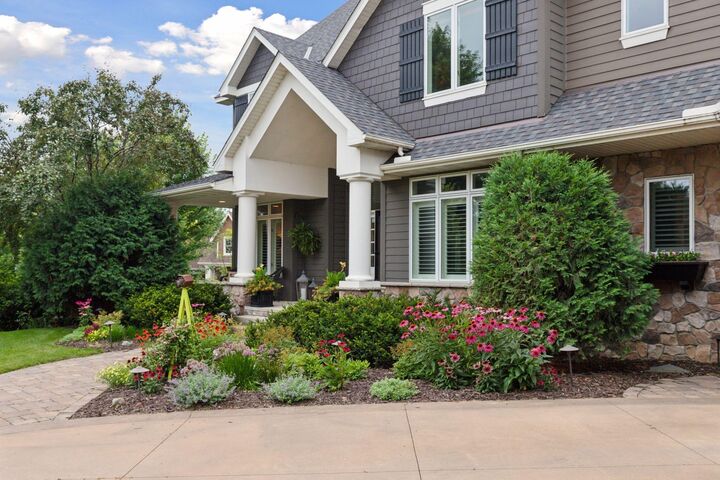 Property Photo: 945 Willow View Drive MN 55356