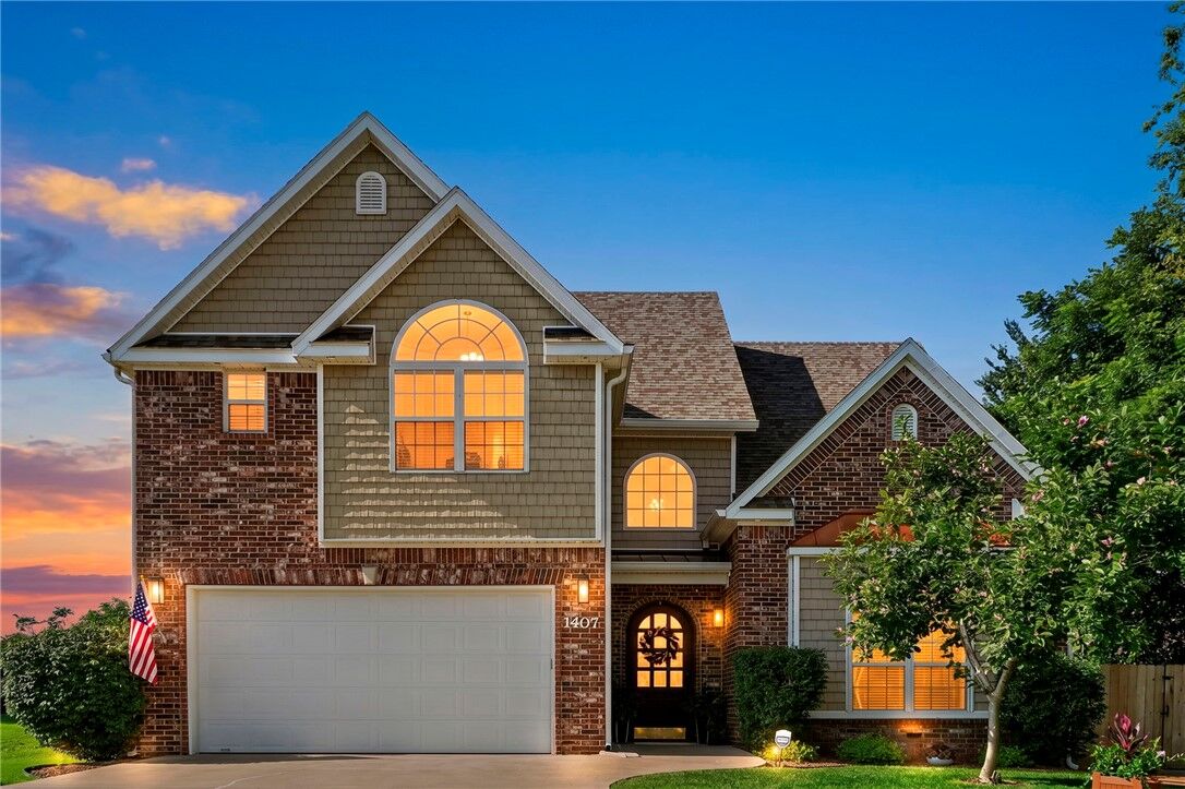 Property Photo:  1407 NW 3rd Street  AR 72712 