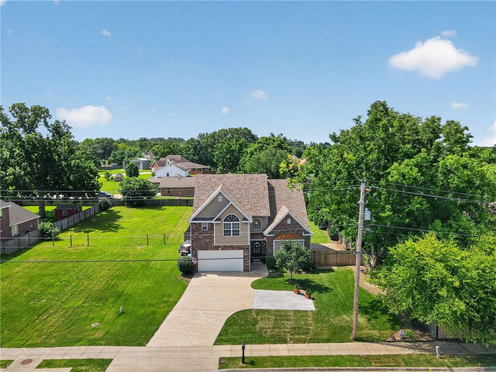 Property Photo:  1407 NW 3rd Street  AR 72712 