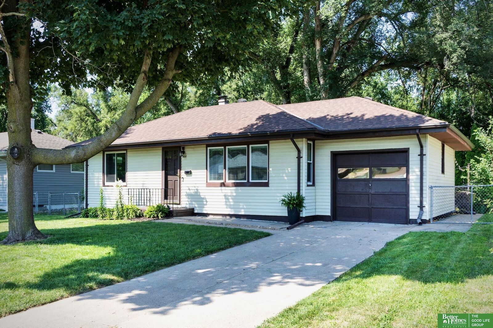 Property Photo:  1414 Maenner Drive  NE 68114 