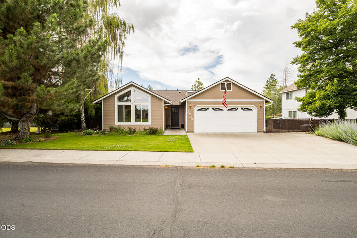 Property Photo:  3775 SW Ben Hogan Drive  OR 97756 