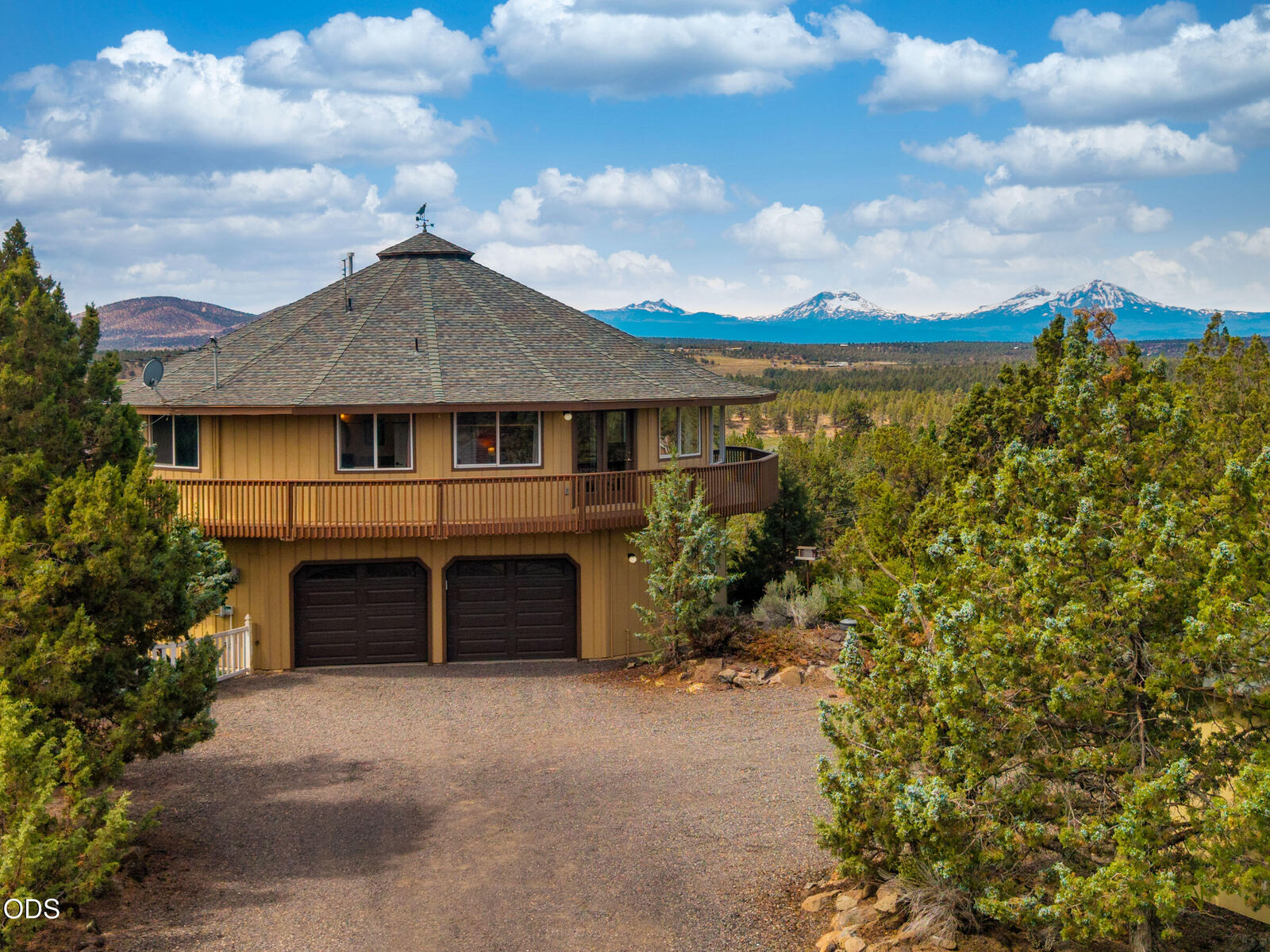 Property Photo: 5365 NW Zamia Avenue OR 97756