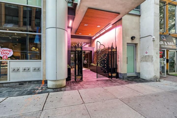 Property Photo:  375 King Street W 2907  ON M5V 1K5 