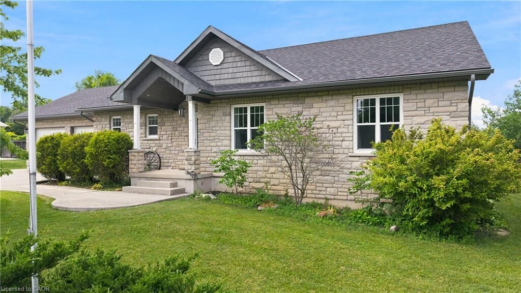 Property Photo: 14 Regency Drive ON N0G 1M0