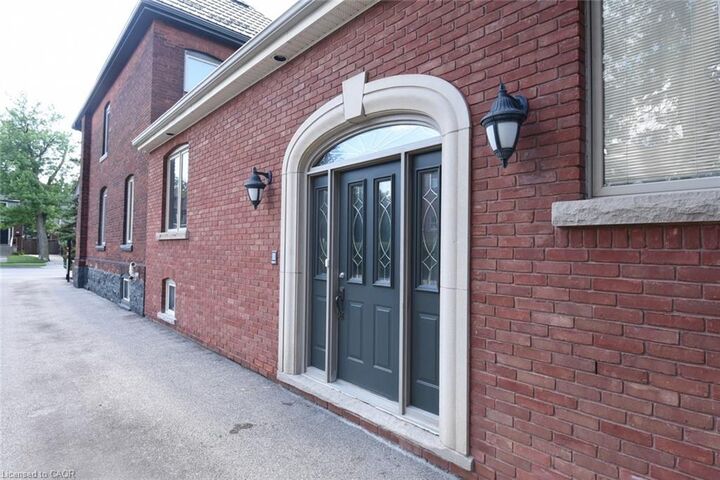 Property Photo:  506 Aberdeen Avenue  ON L8P 2S2 