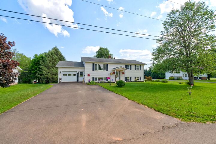 17 Centennial Drive — photo 1