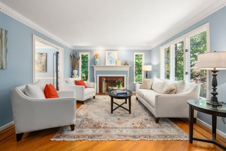 Property Photo:  8 Gaslight Lane  MA 01702 