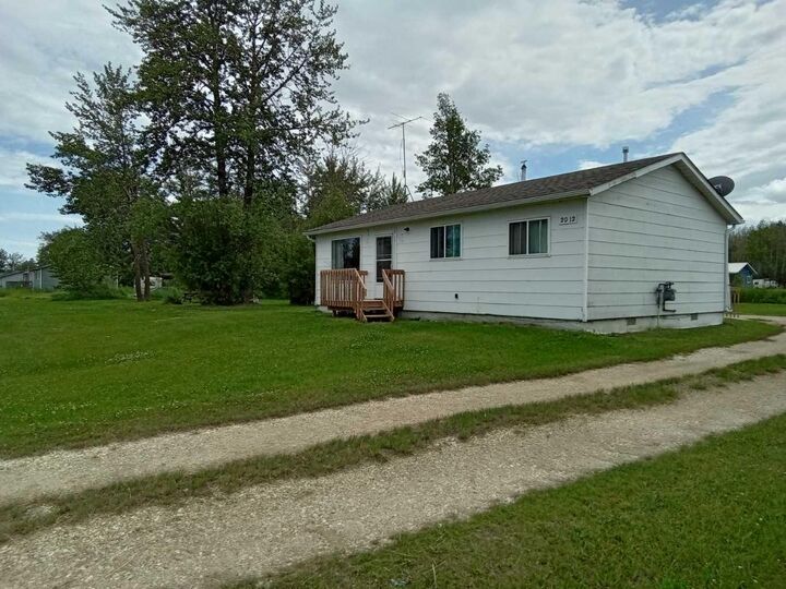 Property Photo: 19 1st Avenue SW AB T0G 1J0