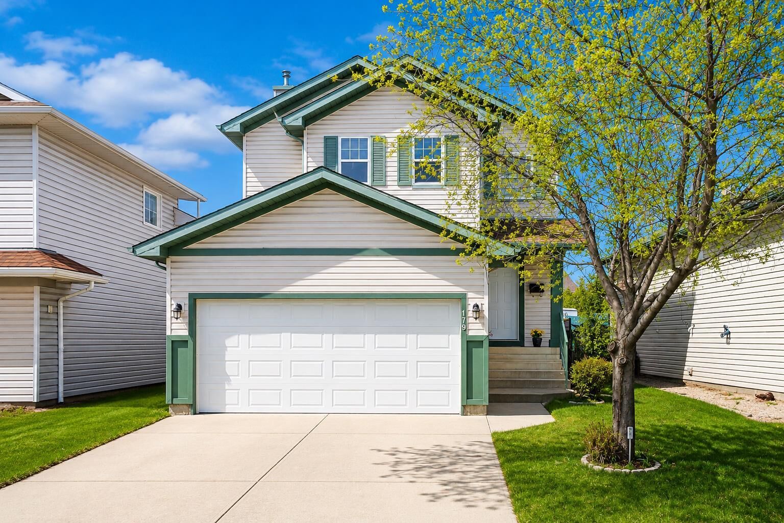 Property Photo:  179 Erin Park Drive SE  AB T3B 3L5 