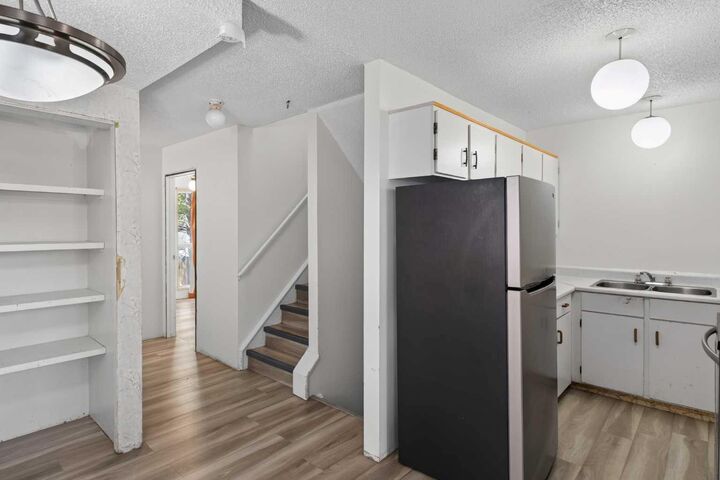 Property Photo:  558 Whitehill Place NE  AB T1Y 3G8 