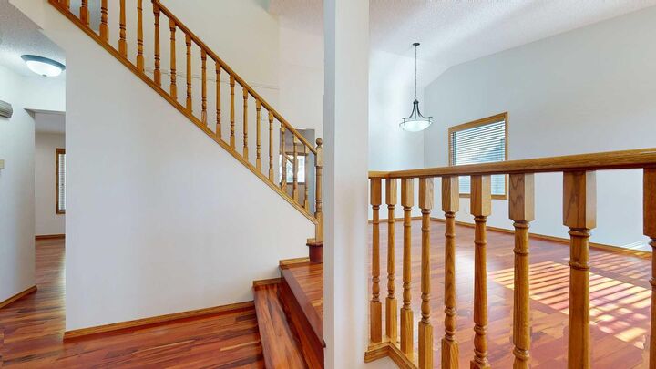 Property Photo:  60 Sunmeadows Court SE  AB T2X 3H5 