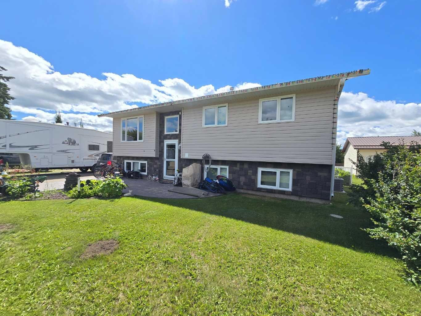 Property Photo: 5201 55 Avenue AB T0H 0E0