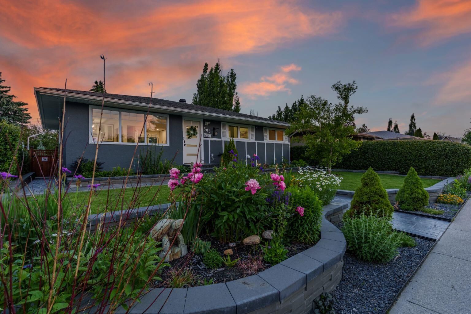 Property Photo:  503 88 Avenue SE  AB T2H 1T9 