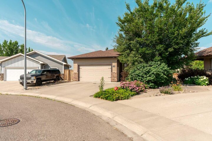 Property Photo: 350 Mt Sunburst Way W AB T1K 3J9