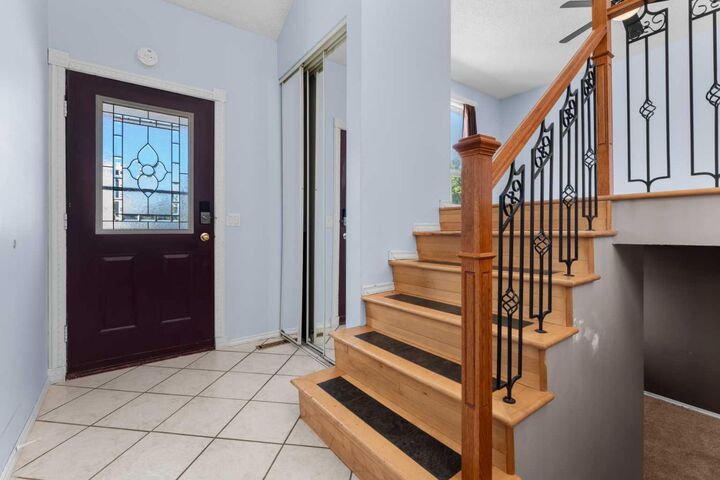 Property Photo: 27 Elk Hill SE AB T4B 1Z1