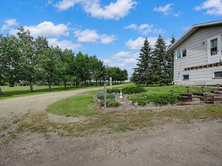 Property Photo: 784017 Hwy 740 AB T0H 3J0