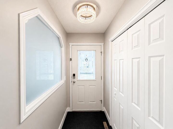 Property Photo: 136 Saddlecreek Terrace NE AB T3J 4A6