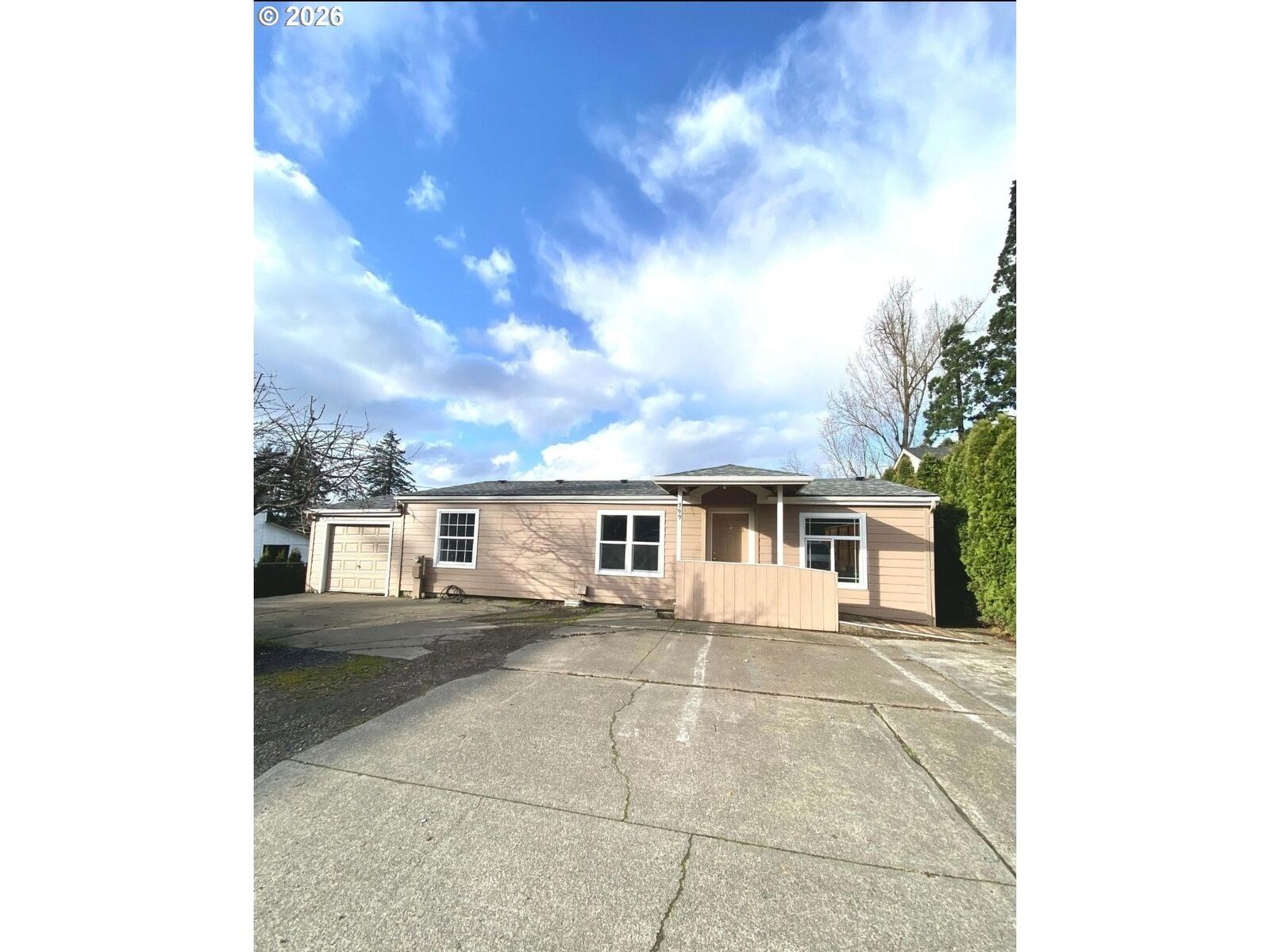 Property Photo: 799 Hardcastle Ave OR 97071
