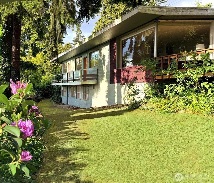 Property Photo: 4329 86th Avenue SE WA 98040