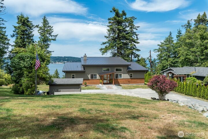 Property Photo:  612  Maple Heights Road  WA 98282 