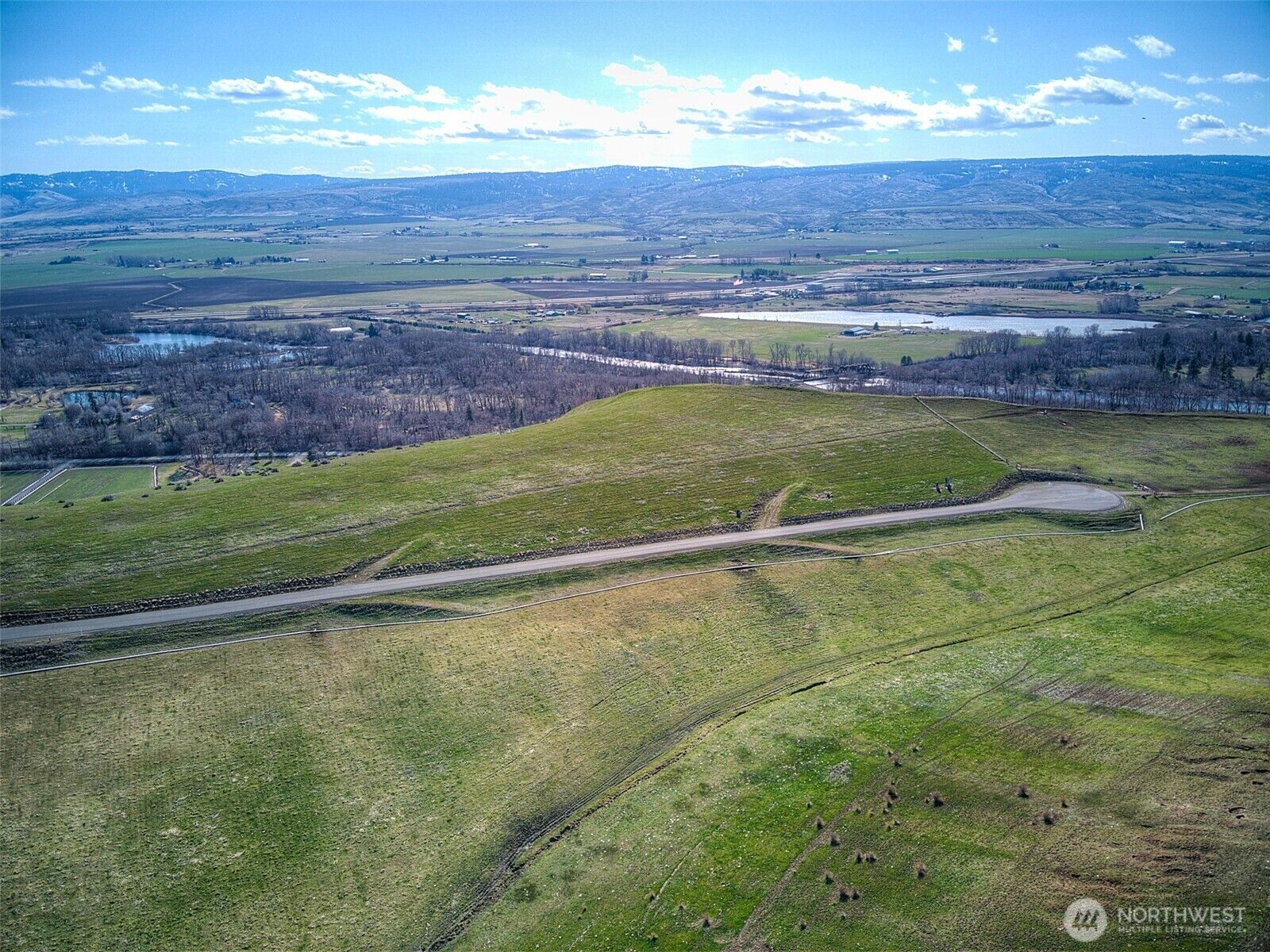 Property Photo: 16 Sundance Lane WA 98926
