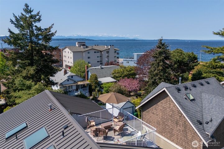 Property Photo:  2443  55th Avenue SW 2A  WA 98116 