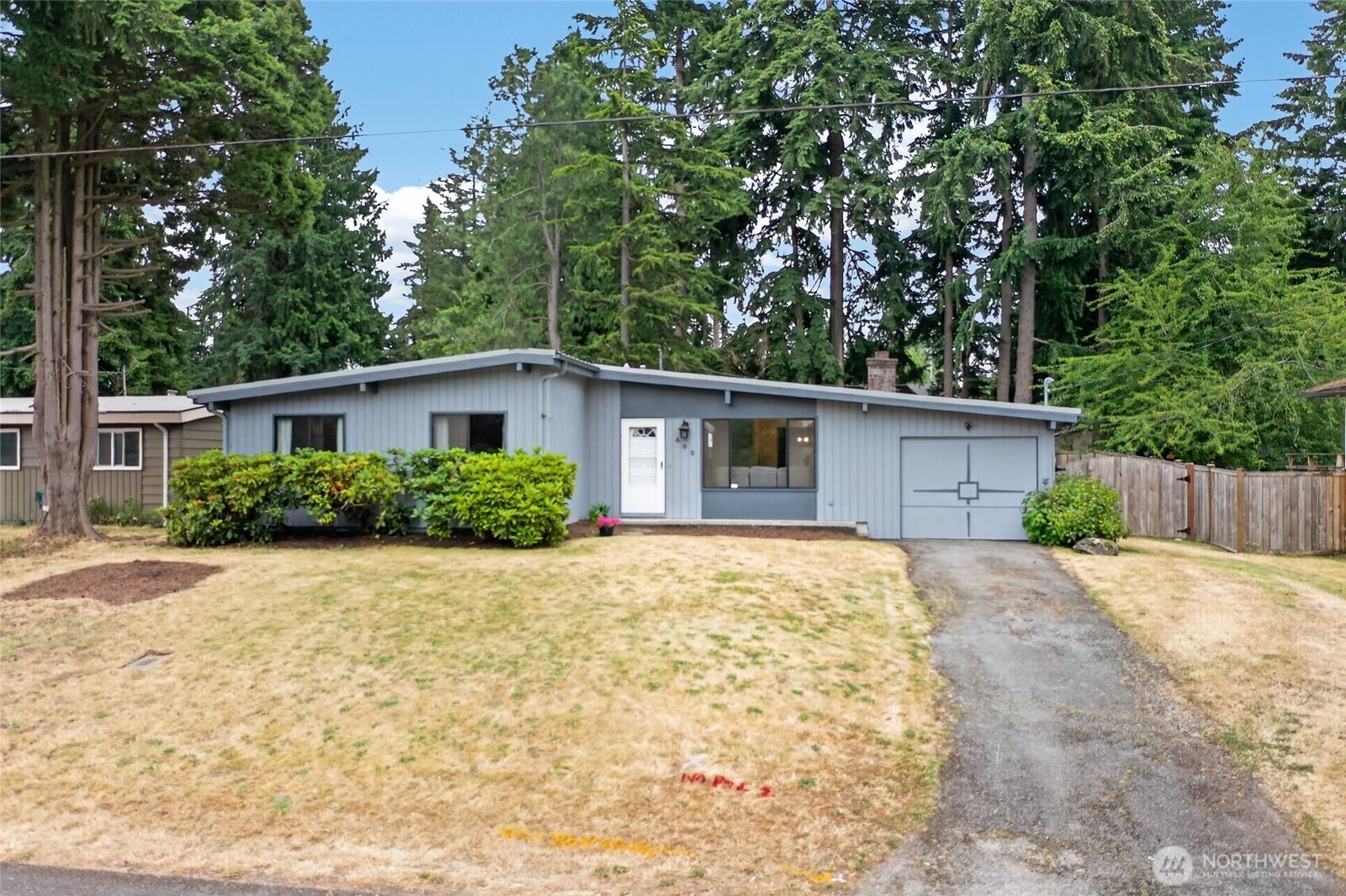 Property Photo: 605 S 304th Street WA 98003