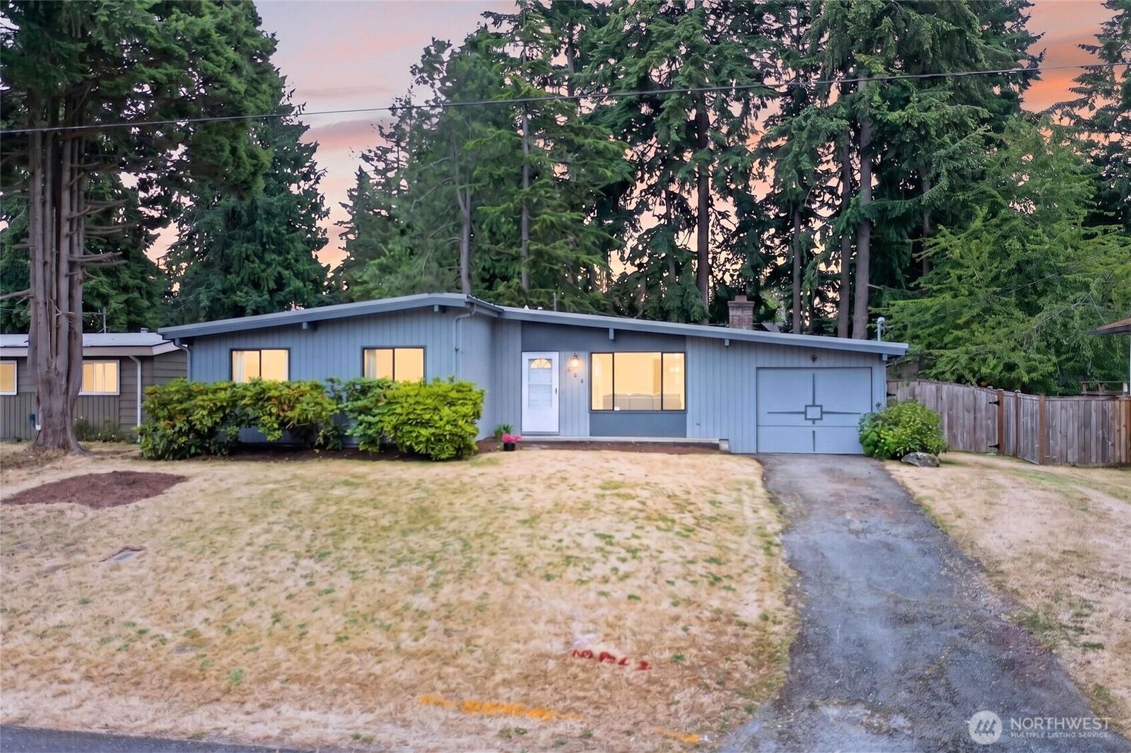 Property Photo:  605 S 304th Street  WA 98003 