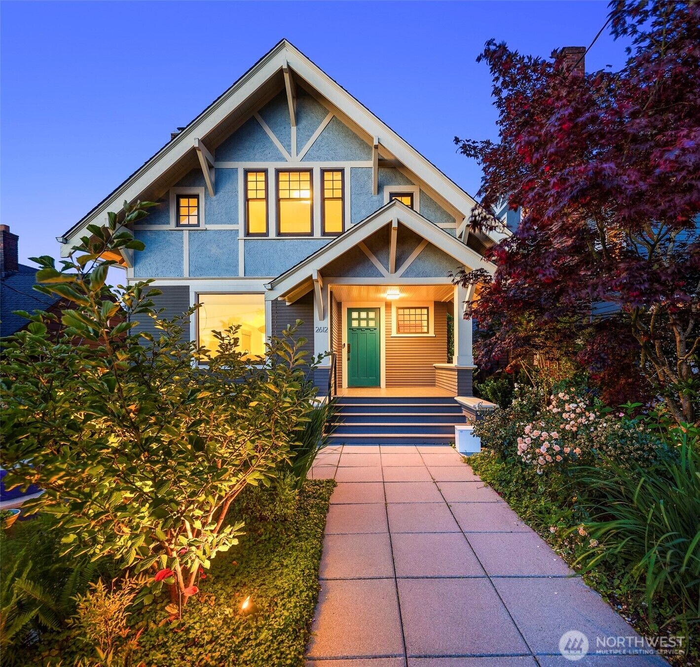 Property Photo: 2612 1st Avenue N WA 98109